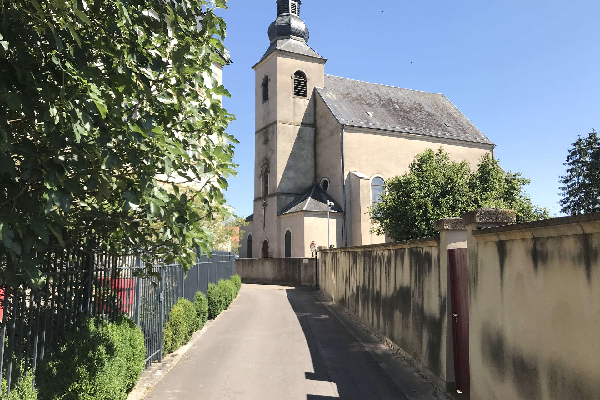 Eglise Centre Village Berg Sur Moselle